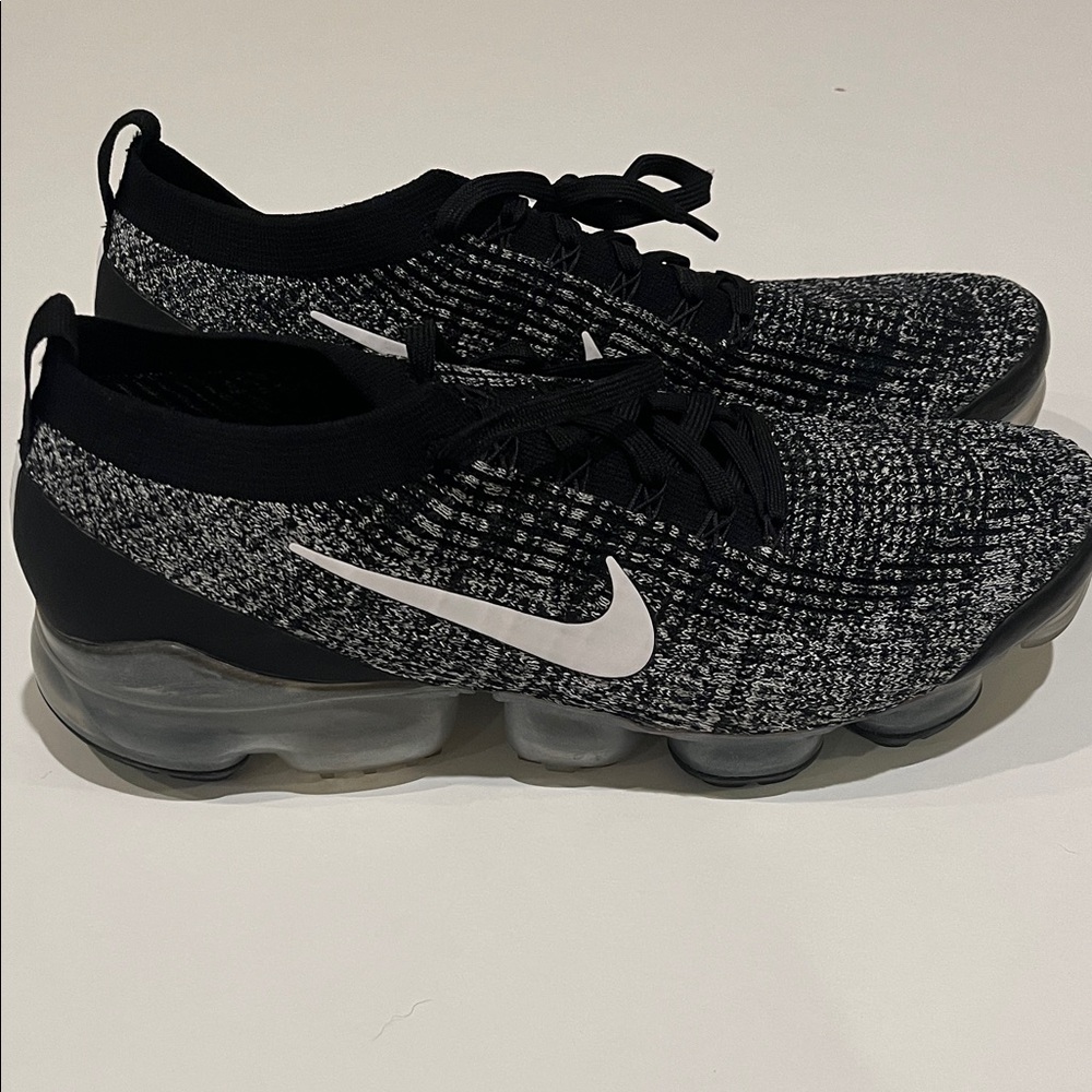 Nike Black and White Flyknit Running Shoes